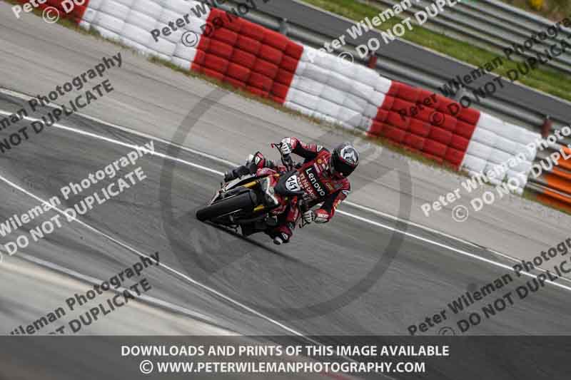 cadwell no limits trackday;cadwell park;cadwell park photographs;cadwell trackday photographs;enduro digital images;event digital images;eventdigitalimages;navarra;no limits trackdays;peter wileman photography;racing digital images;trackday digital images;trackday photos